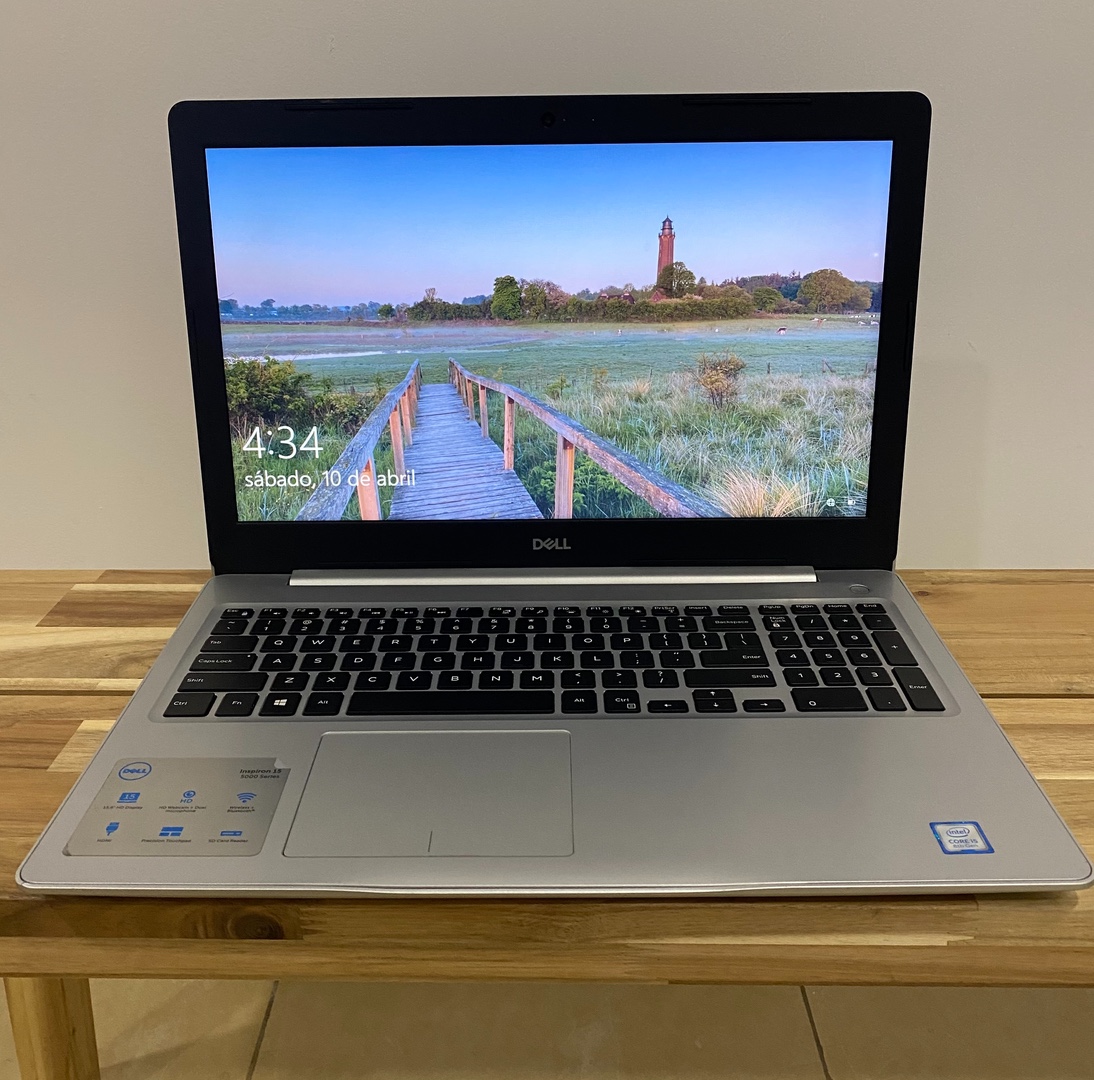 computadoras y laptops - Laptop Dell Inspiron 15 5000, i5-8250U, 8GB, 256GB M.2 SSD