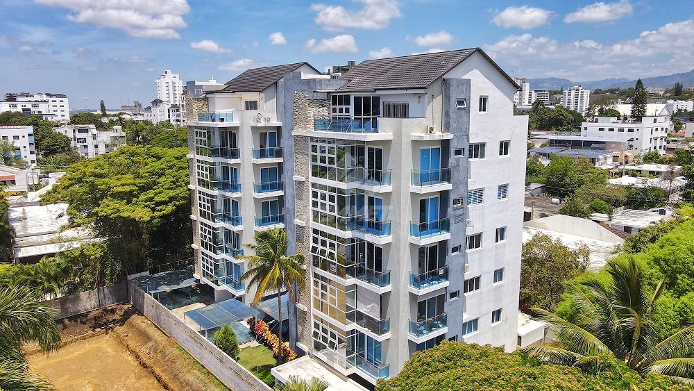 apartamentos - APARTAMENTO 230MTS2 CON ELEVADOR RINCON LARGO SANTIAGO 