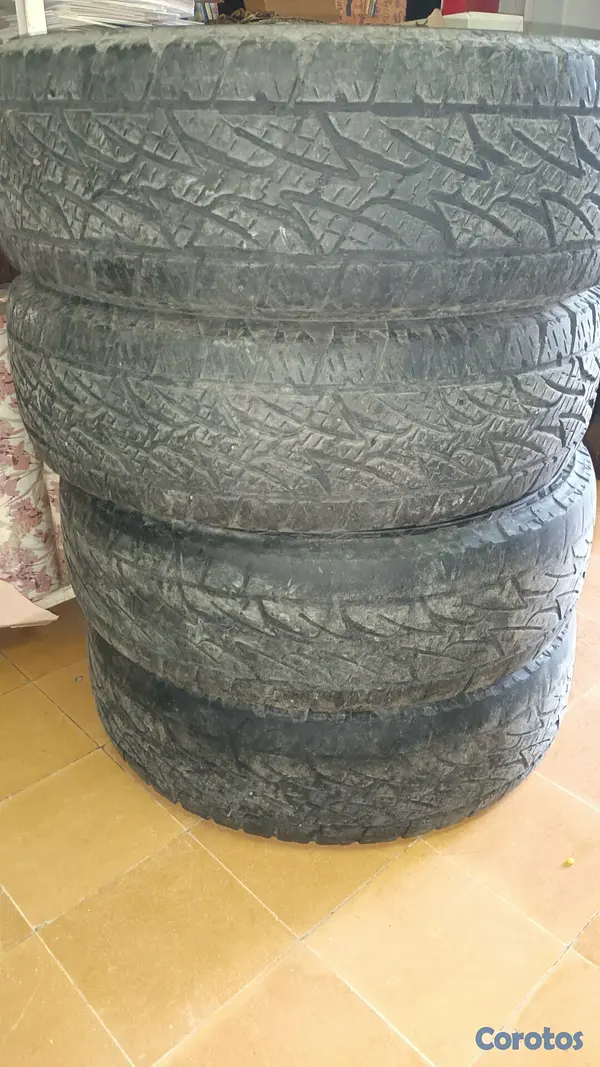 repuestos - Vendo juego de Gomas Aro 17 2
