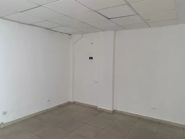 oficinas y locales comerciales - 🔵Alquilo local 2do piso  82 mts en piantini 2