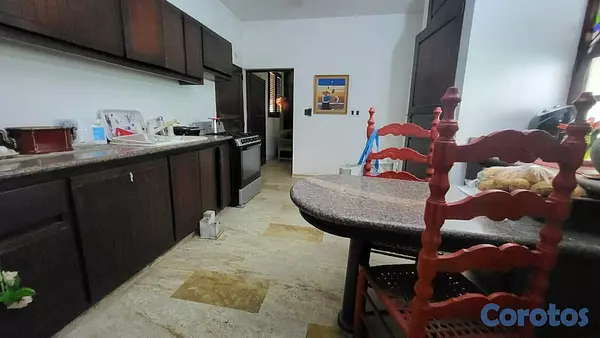 casas - Casa en Venta en El Millón para remodelar 4