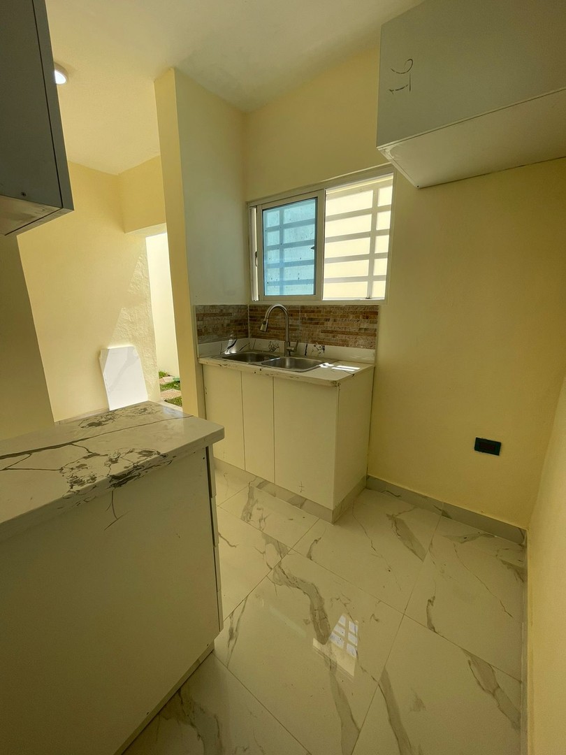 casas - Se vende casa de dos niveles en San Isidro 4