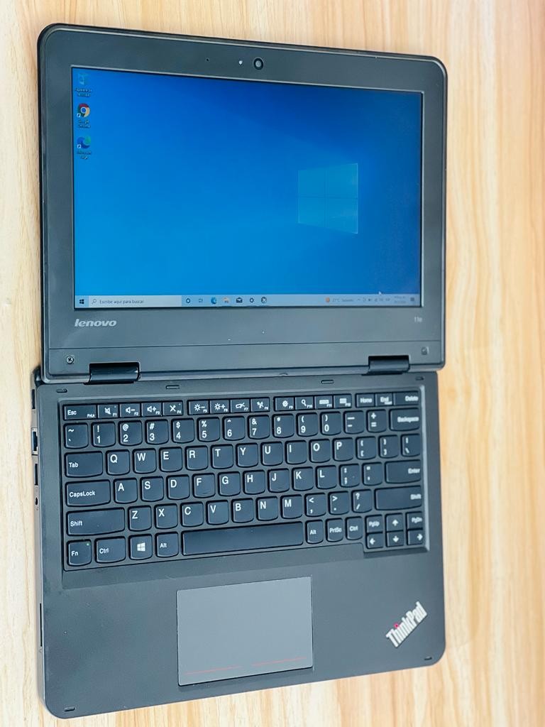 computadoras y laptops - Laptop Lenovo thinkpad 11e celeron 4GB ram 128GB SSD  2