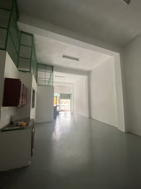 oficinas y locales comerciales - ALQUILER LOCAL DE 370M2-ENS. LA FE. PROXIMO AV. LÓPEZ DE VEGA