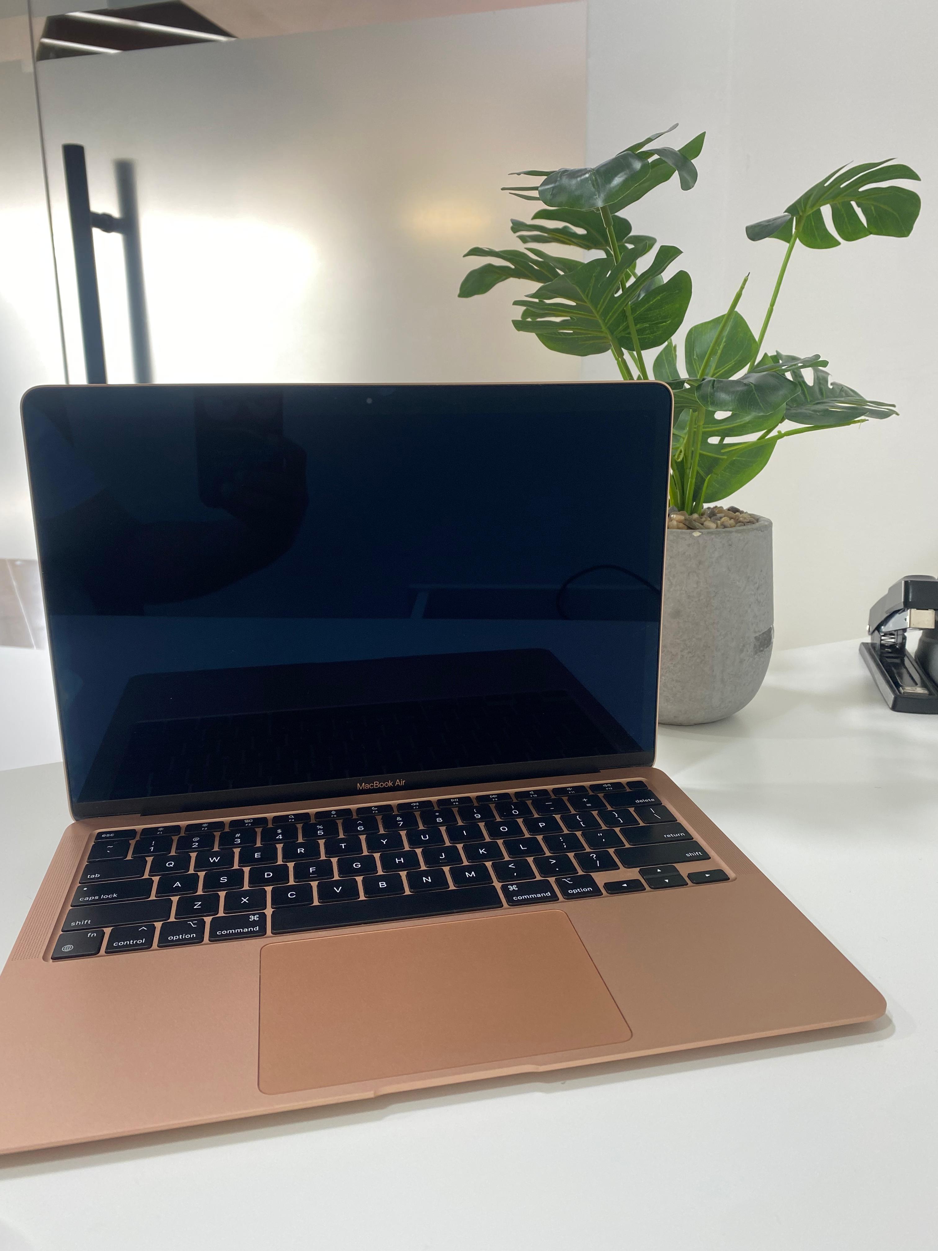 computadoras y laptops - MacBook Air M1 2020 - 8GB RAM 8