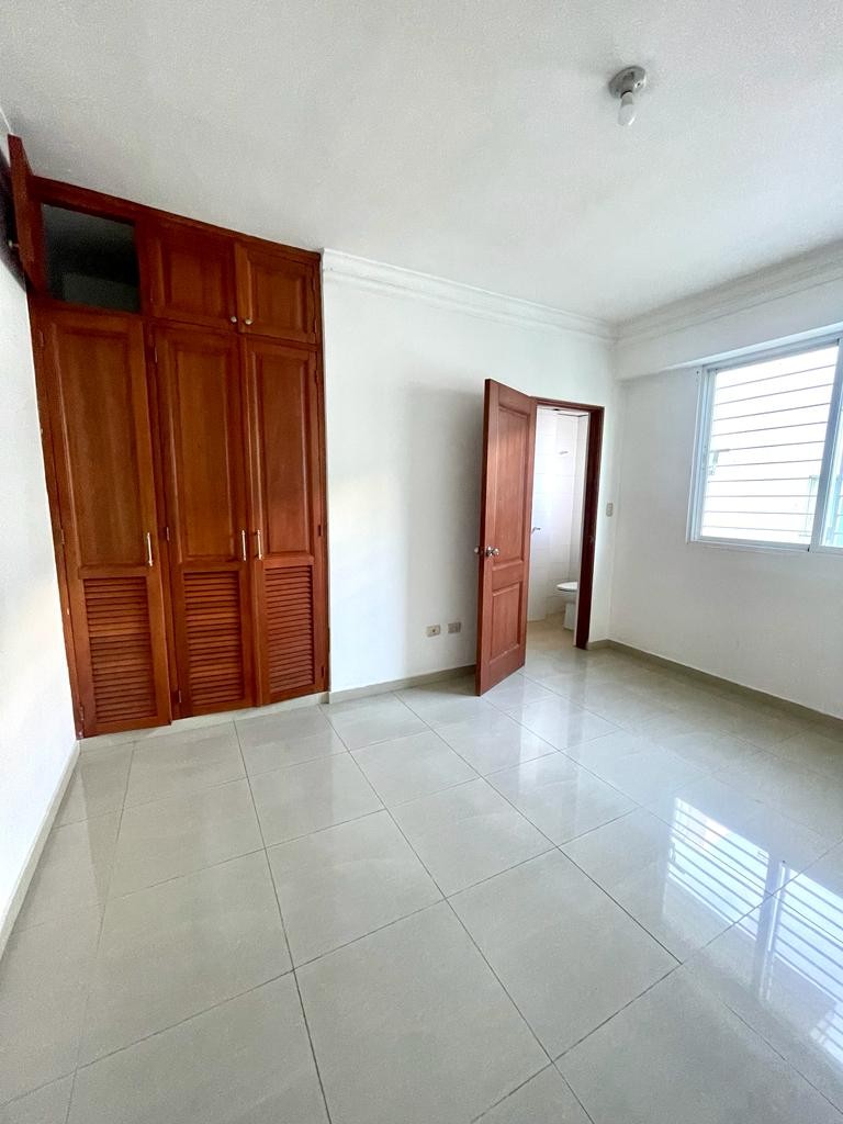 apartamentos - Alquilo apartamento con línea blanca en Gazcue  3