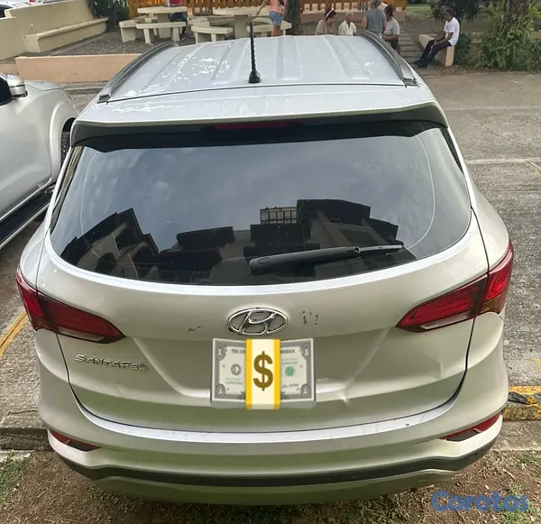 jeepetas y camionetas - Hyundai Santa Fe 2016 DOHC 8