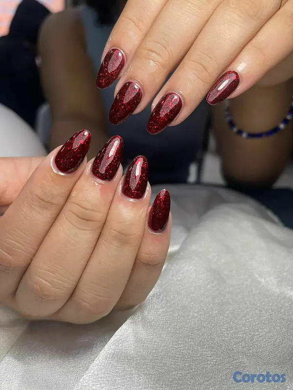 candidatos - Busco empleo como manicurista o otras áreas  3
