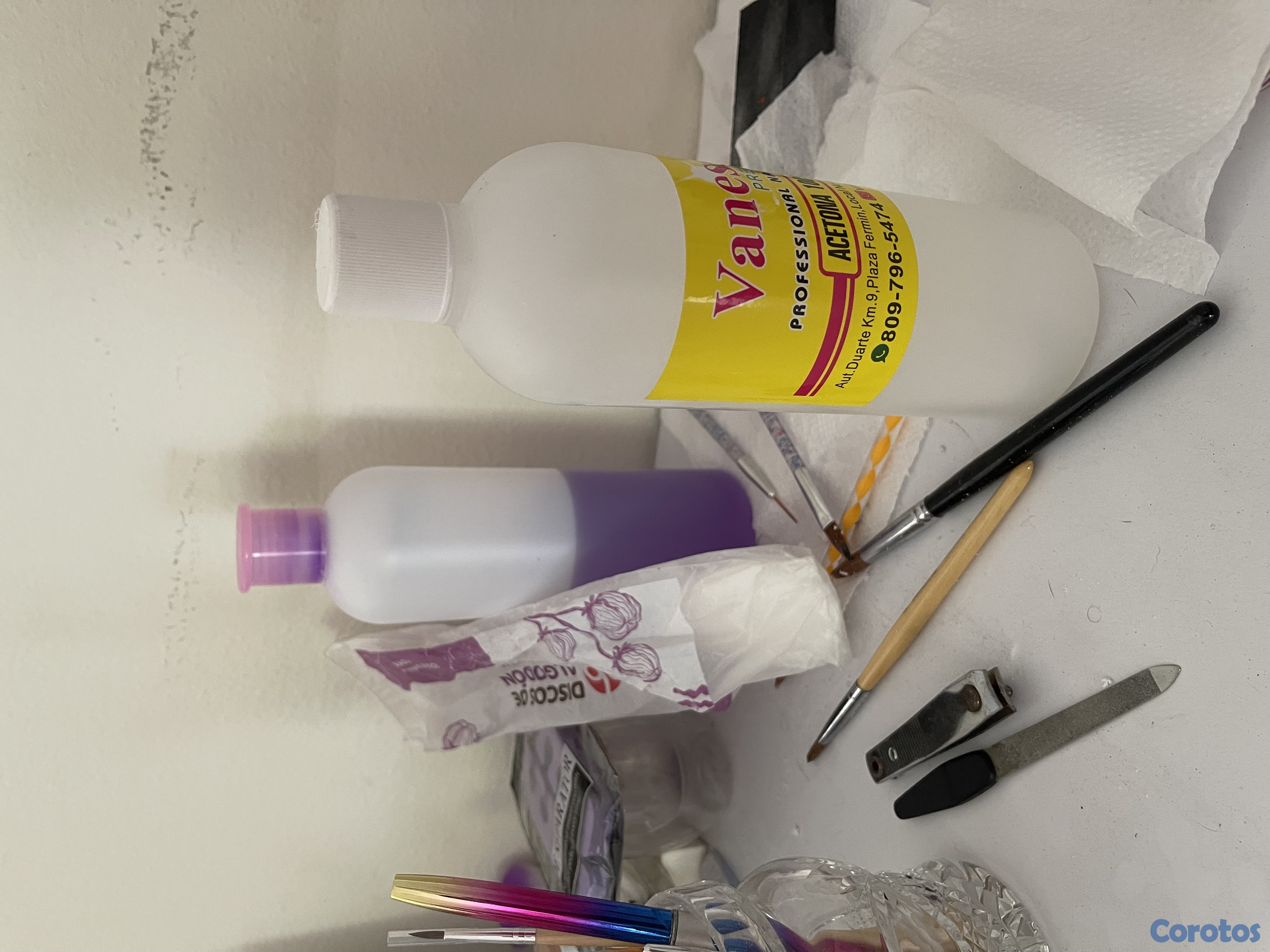 salud y belleza - VENDO MESA DE UÑAS DE TRABAJO CON TODO Y MATERIALE 8