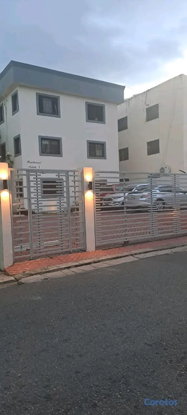 apartamentos - Amplio y ventilado | 104 m2 | 1er piso | próximo a la av. Caonabo con 27  10
