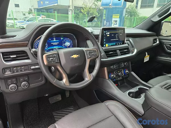 jeepetas y camionetas - CHEVROLET TAHOE HIGHCOUNTRY 2023 NEGRO GASOLINA 10