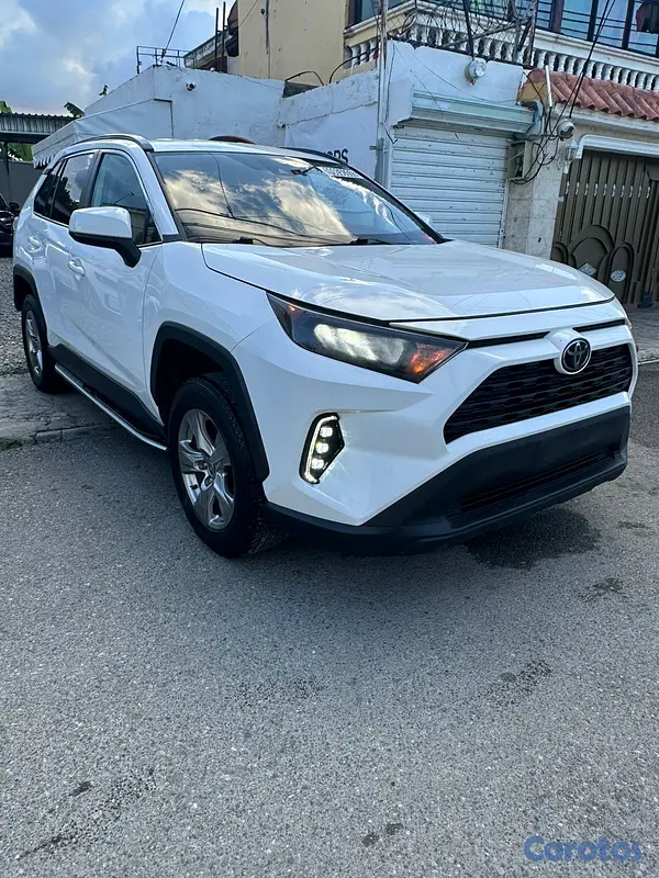jeepetas y camionetas - Toyota Rav4 LE AWD 2020 2