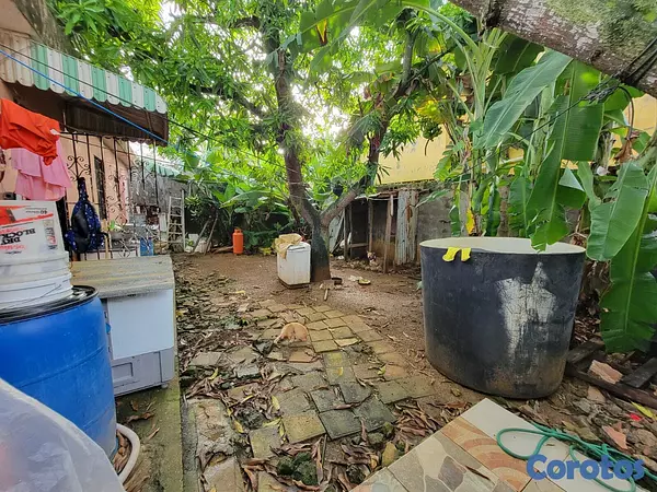 casas - VENDO CASA EN LOS TRINITARIOS, STO. DGO. ESTE: PAT 2
