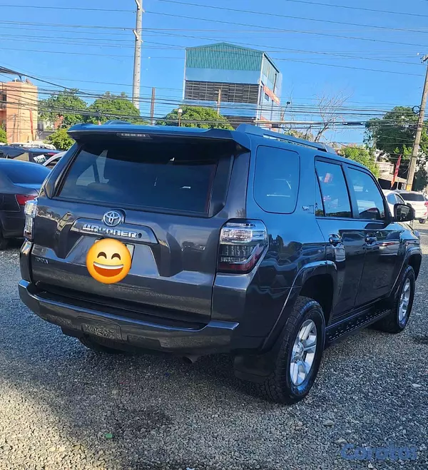 jeepetas y camionetas - TOYOTA RUNNER SR5  2017 5