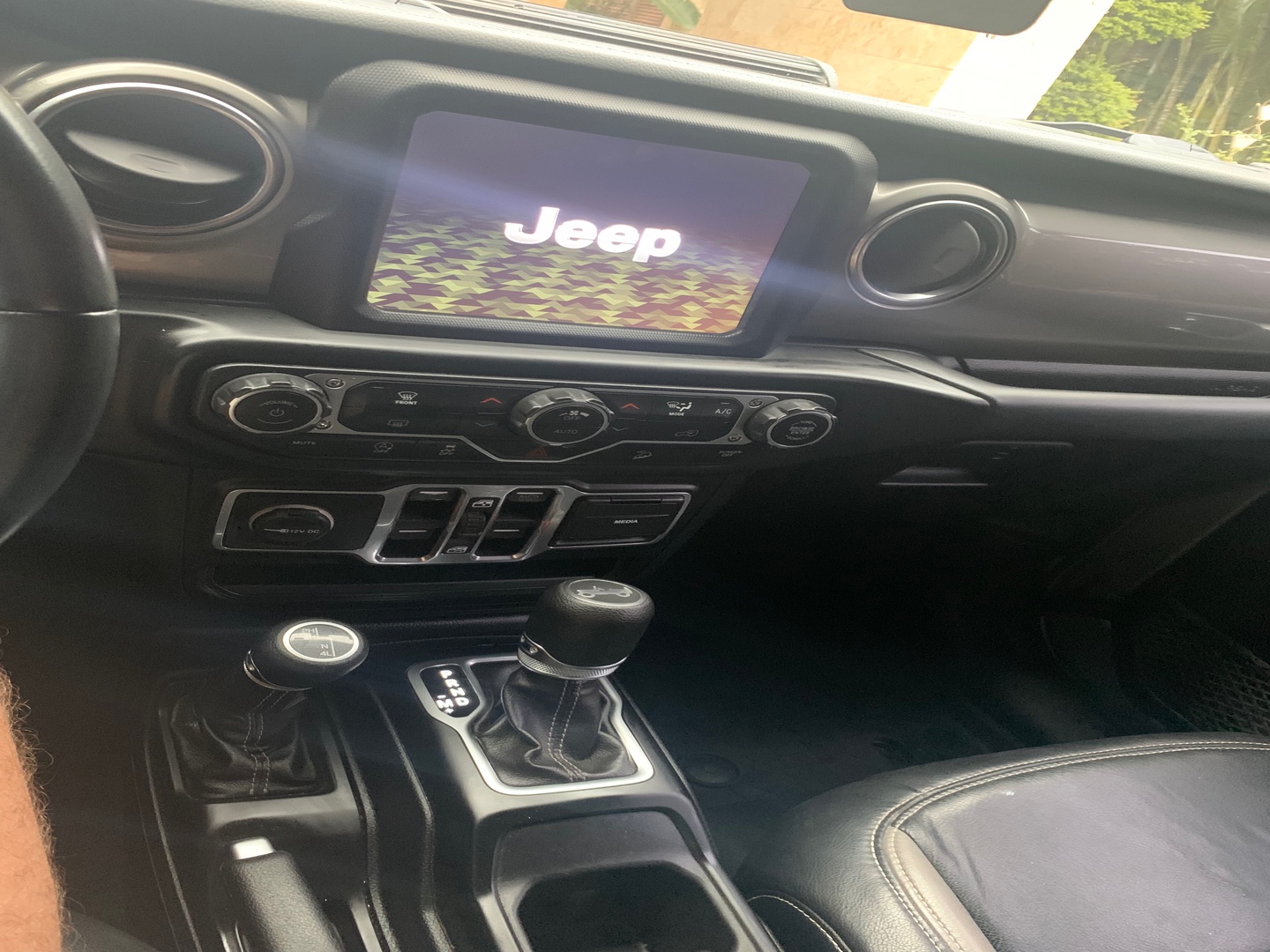 jeepetas y camionetas - jeep sahara 3.6 litros 2018 5