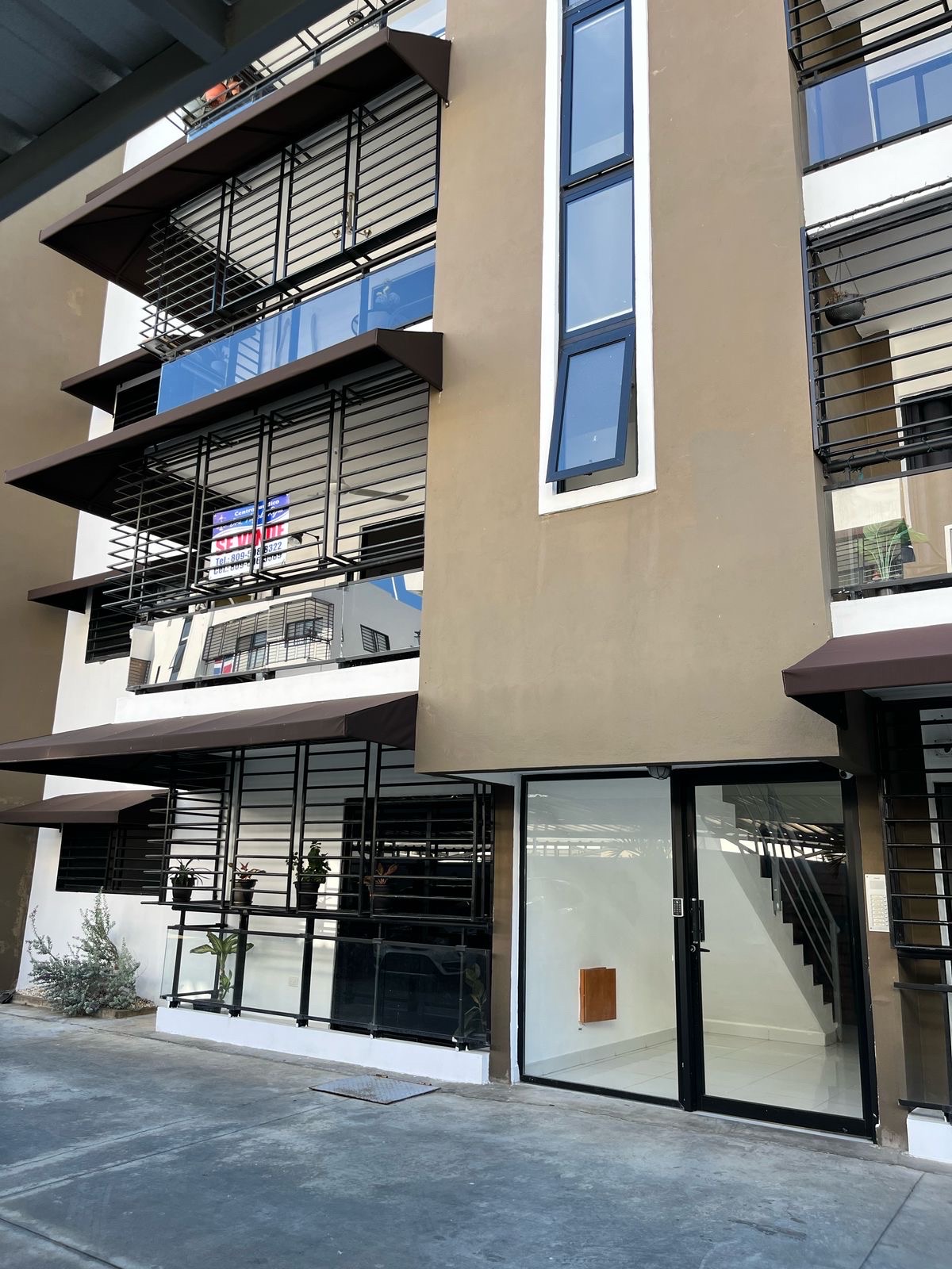 apartamentos - venta de apartamento 2do nivel de 108mts en el ensanche Isabelita Santo Domingo 0
