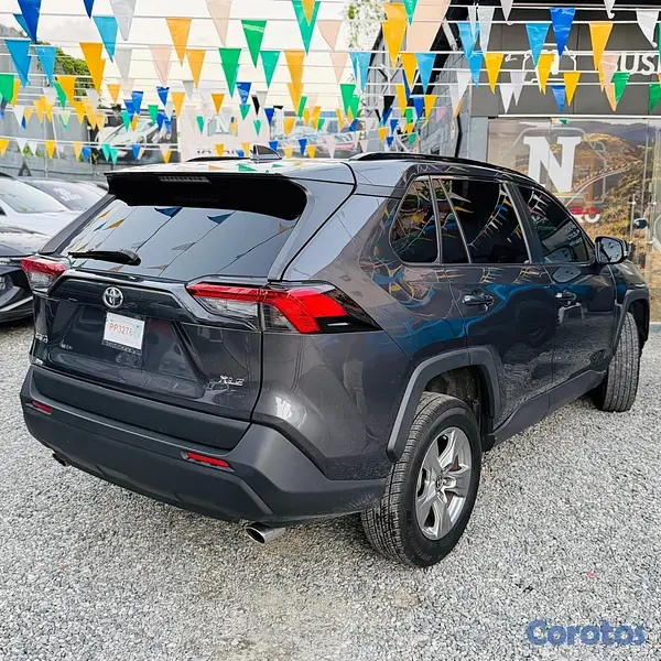 jeepetas y camionetas - TOYOTA RAV4 XLE 2022 2