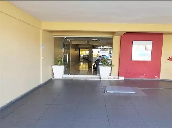 oficinas y locales comerciales - Oficina semi amoblada prados  2