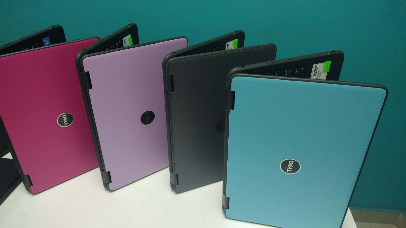 computadoras y laptops - Laptop, Dell Latitude 3189 (touch) / 7th Gen, Inte