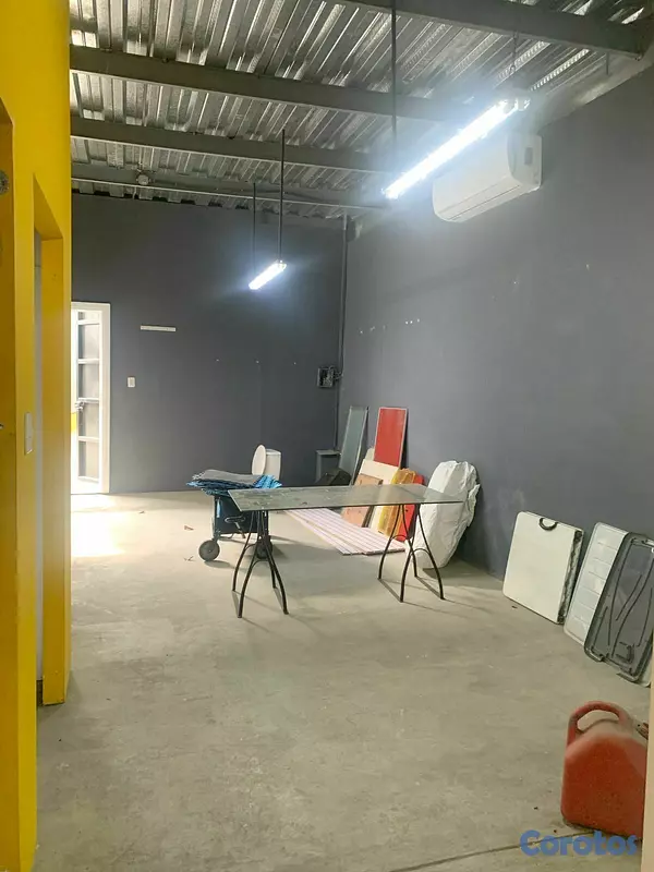 oficinas y locales comerciales - Alquiler nave en herrera  2