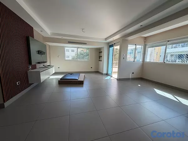 apartamentos - vendo jardines del Sur piso 3 remodelado tres habitaciones 2 baños dos parqueos  2