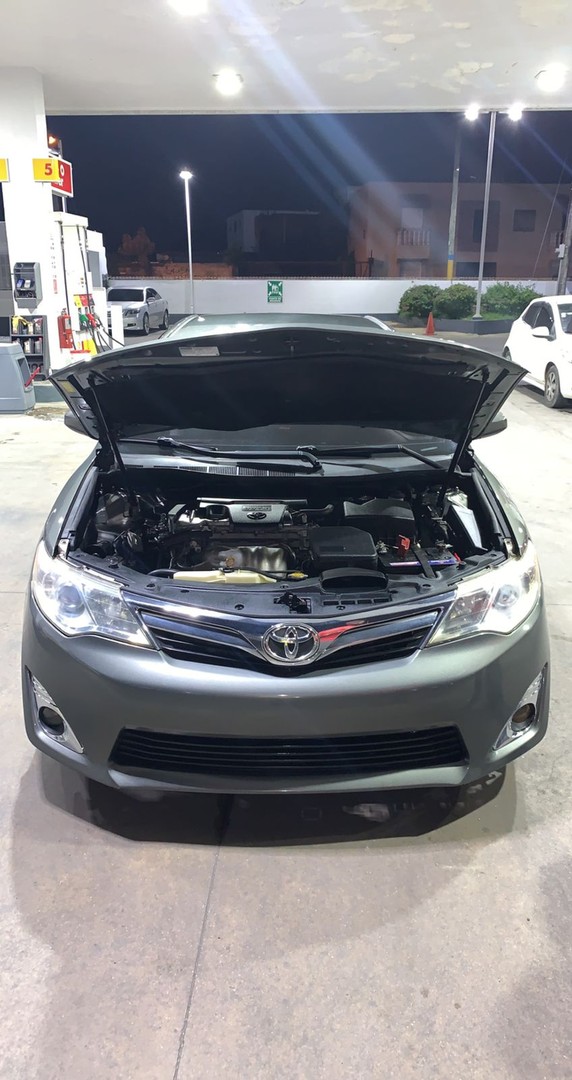 carros - Toyota Camry LE 2012.   