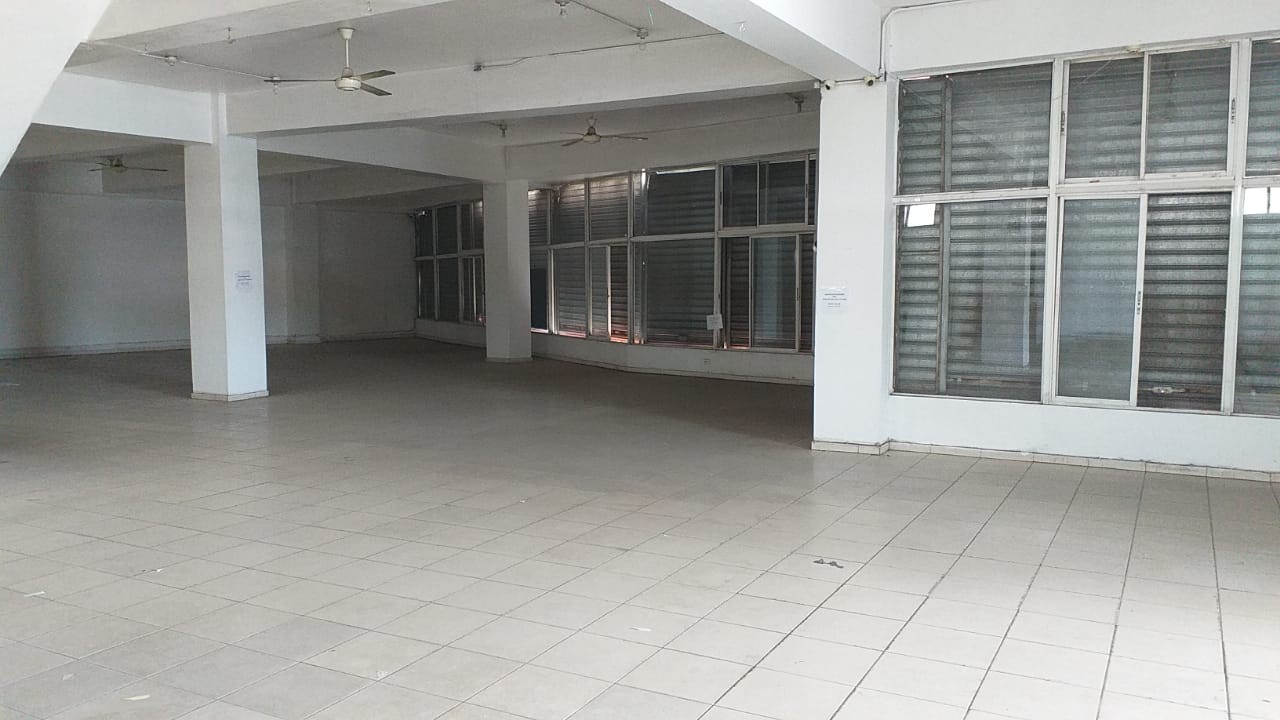 oficinas y locales comerciales - Edificio de 2 niveles Aut. Duarte km 26
 4