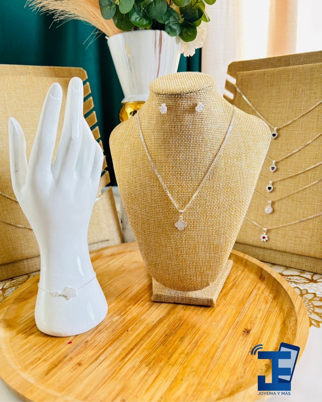 joyas, relojes y accesorios - set de Cadena,aretes y guillo. 1