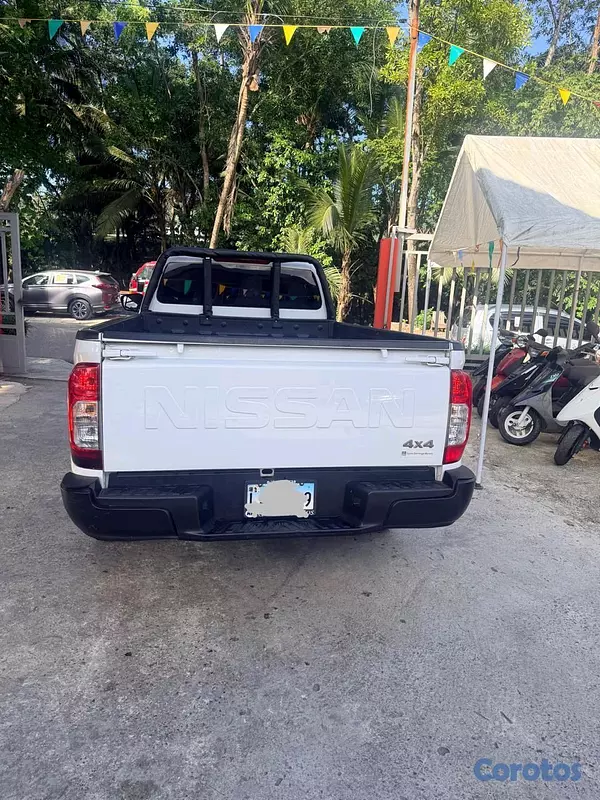 jeepetas y camionetas - Nissan frontier 2023 4