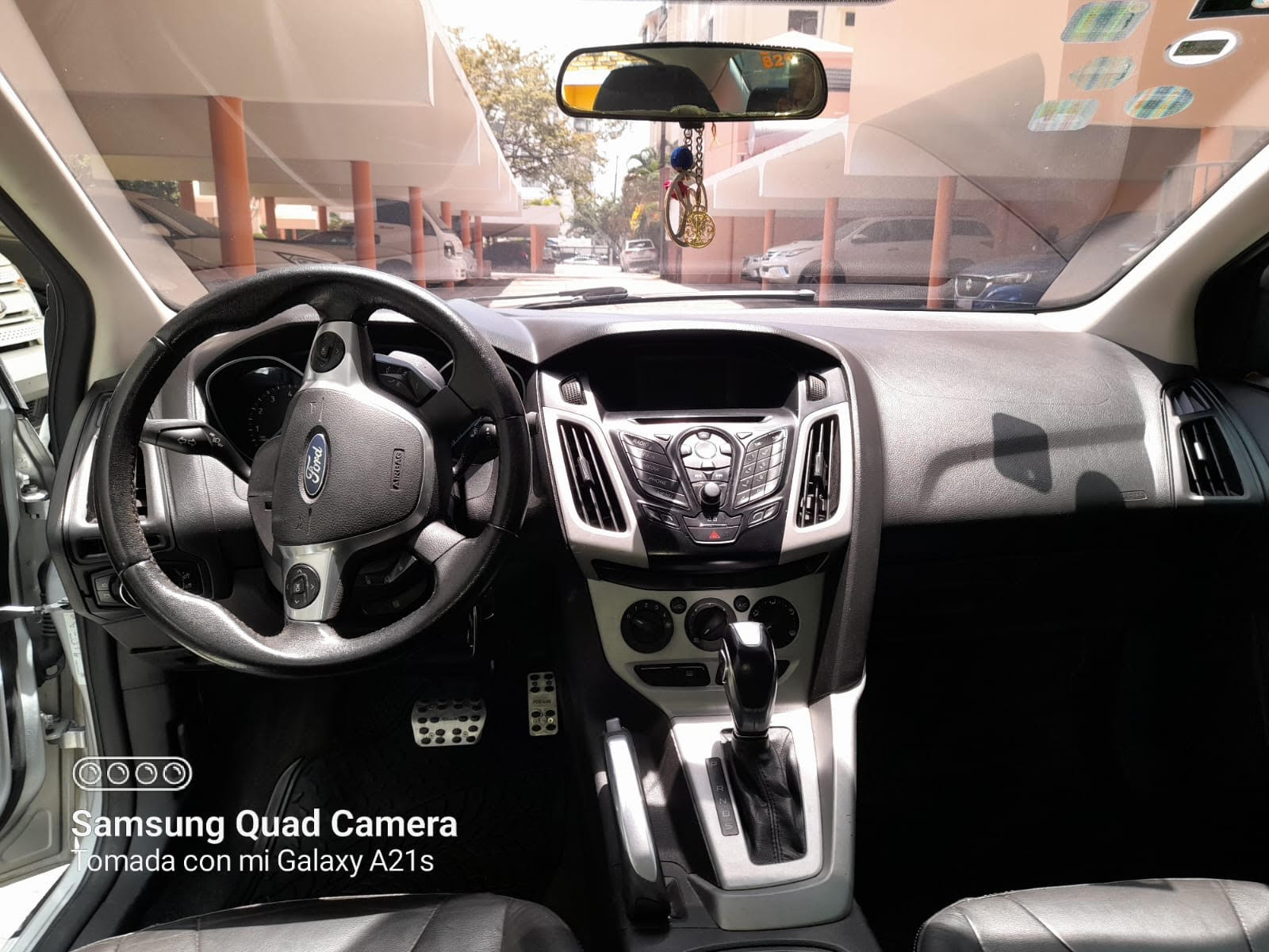 carros - Vendo Ford Focus, 2013, RD$295,000. Negociable  4