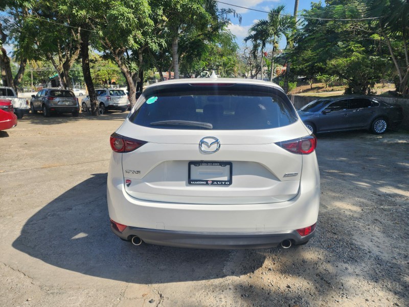 jeepetas y camionetas - Mazda CX5 4x2 Touring 2018 Blanca US$26,000. 6
