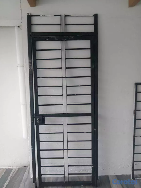 herramientas, jardines y exterior - Puerta de hierro con su llavin 2