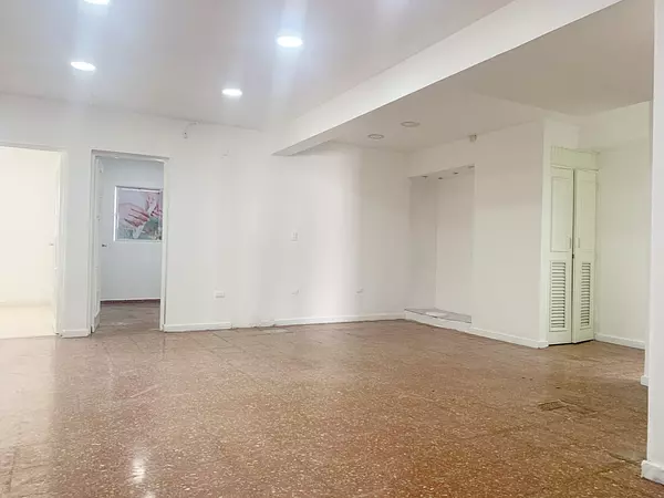 oficinas y locales comerciales - Alquiler local céntrico en el mirador  9