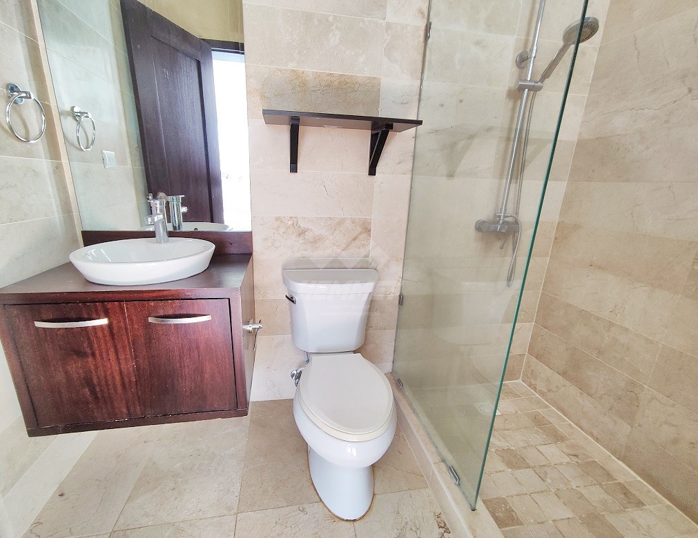 apartamentos - PISO ALTO ASCENSOR Y PLANTA FULL LA ESMERALDA SANTIAGO 9