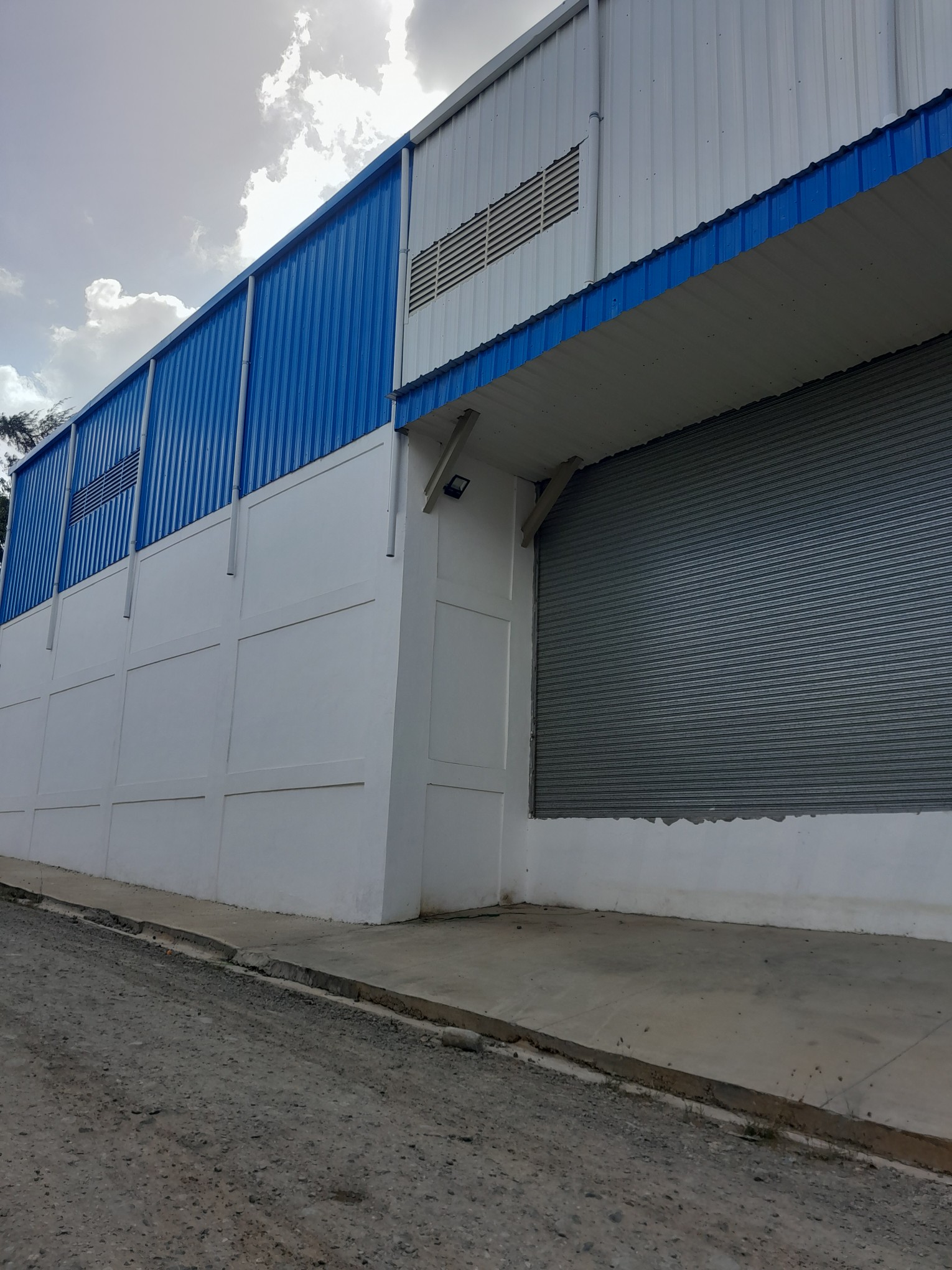 apartamentos - Sin intermediarios, rento nave industrial  3