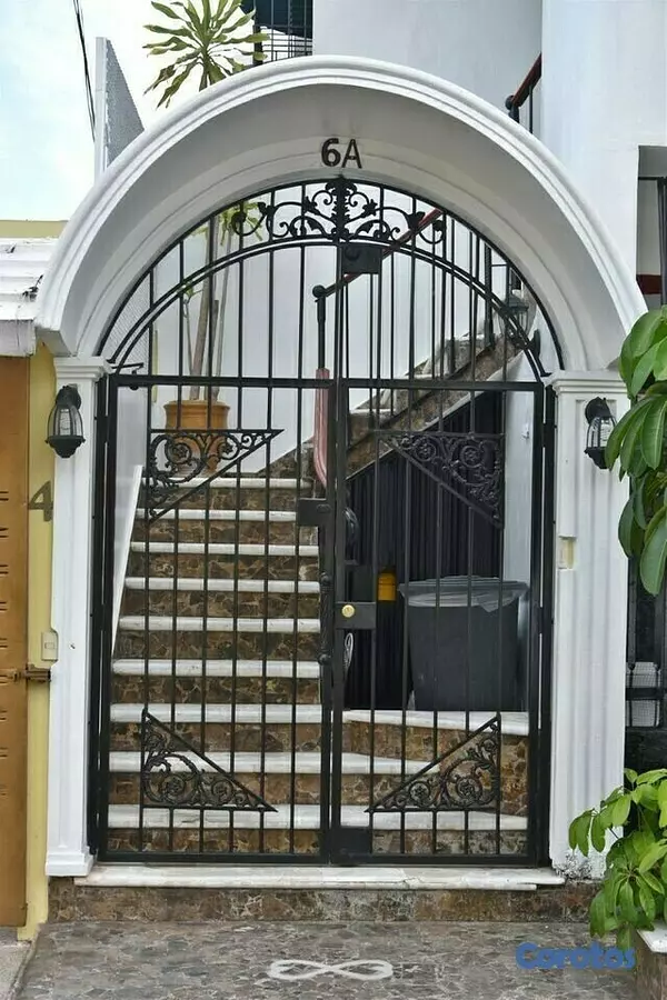 casas - Imponente casa en Residencial Santo Domingo 9