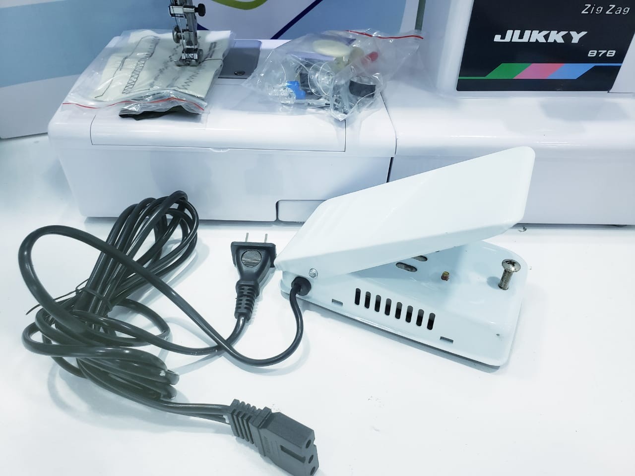 electrodomesticos - Maquina de coser Electrica multifuncional profesional JUKKY FH653 5