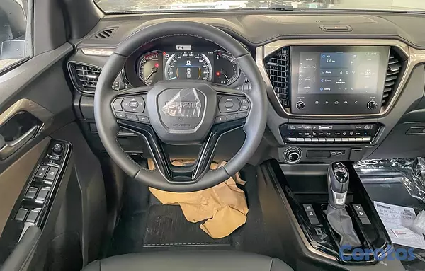 jeepetas y camionetas - Isuzu DMAX LS 2026 7