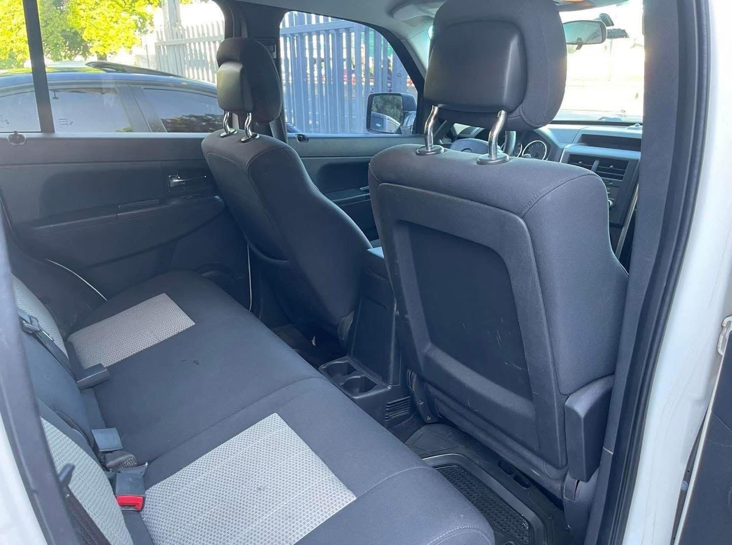 jeepetas y camionetas - JEEP LIBERTY 2010 6