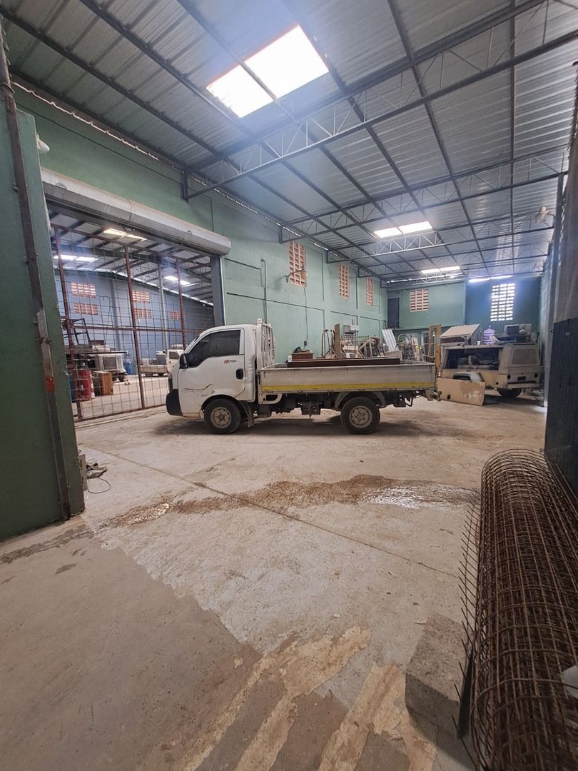 otros inmuebles - Nave 800 mts  proximo al km 16 aut Duarte
 7