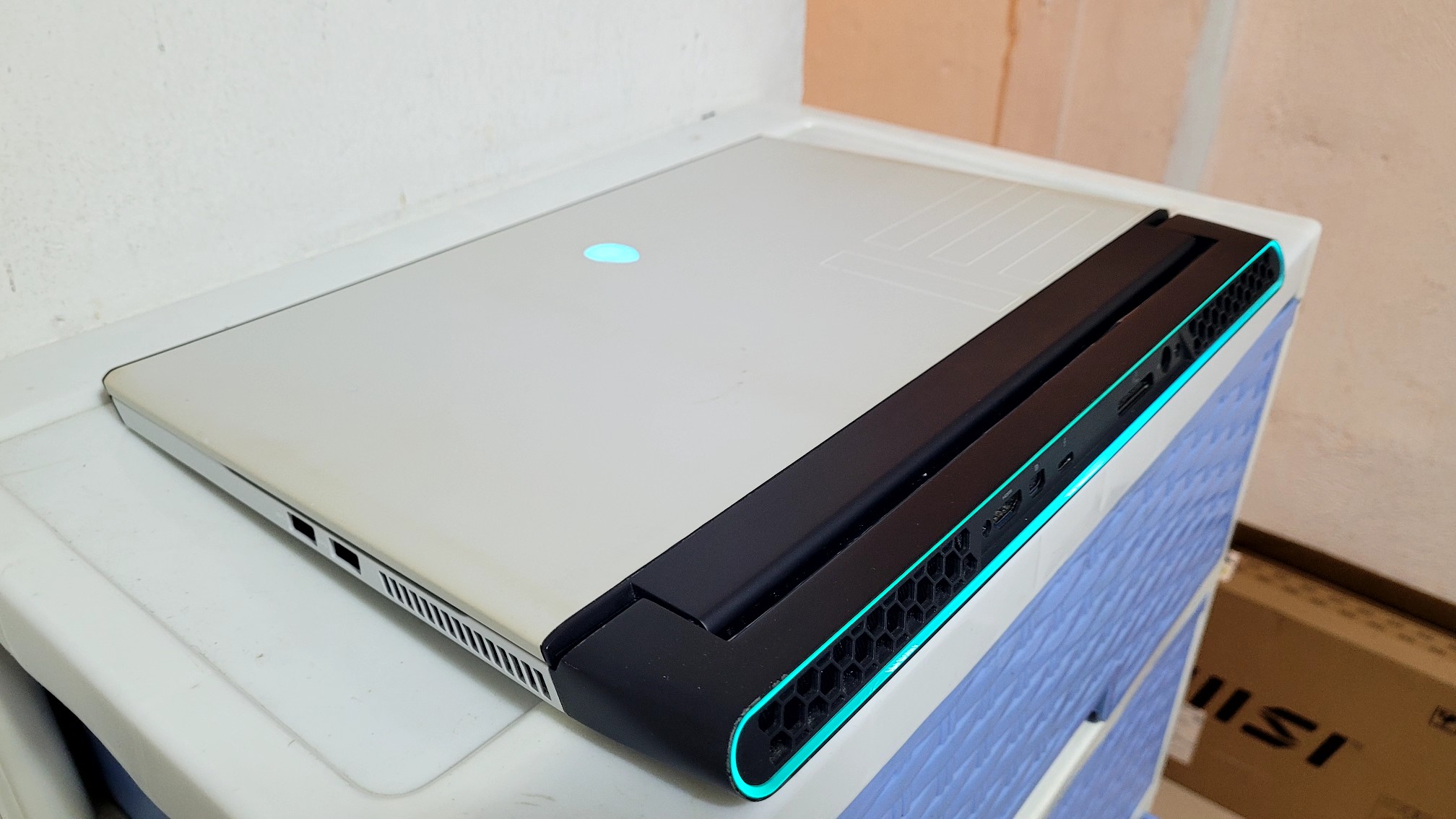 computadoras y laptops - Alienware R2 Core i7 9th Gen Ram 16gb Disco 512gb Solido Rtx 2060 6GB Oled 4K 2