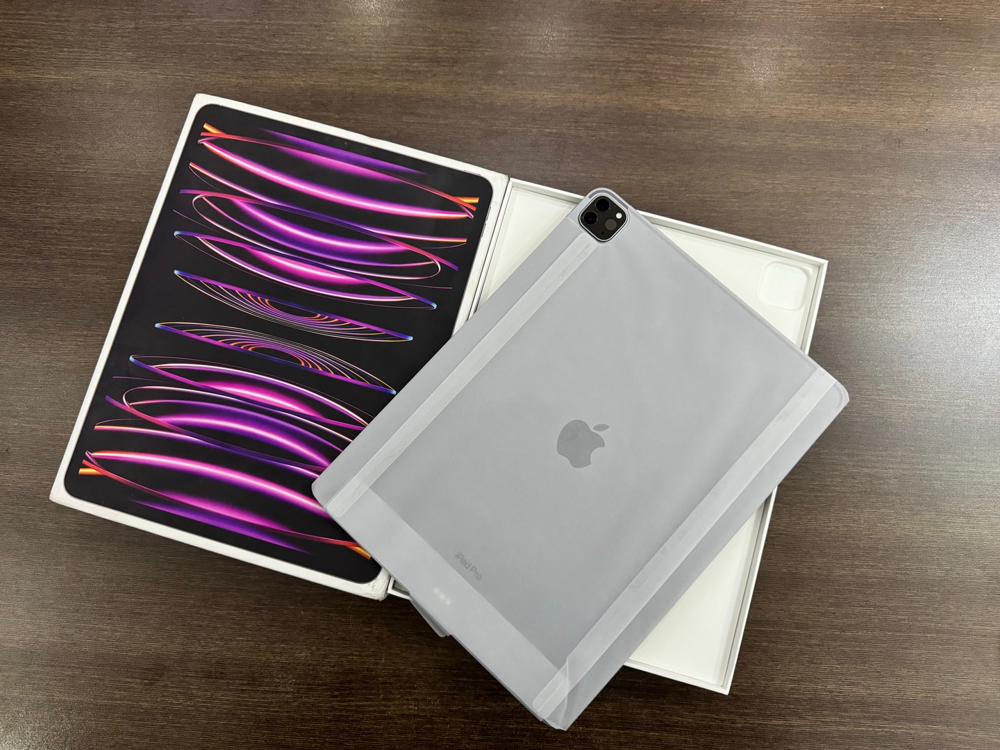 celulares y tabletas - iPad Pro 12.9 inch 256GB SSD M2 Apple Chip, Nuevo, Space Gray, RD$ 50,000 NEG