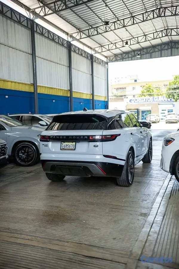 jeepetas y camionetas - Land Rover Range Rover Velar R-Dynamic 2018 Clean 6