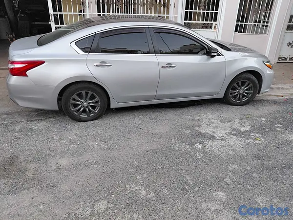 carros - NISSAN ALTIMA GRIS Condiciones de Nuevo 2