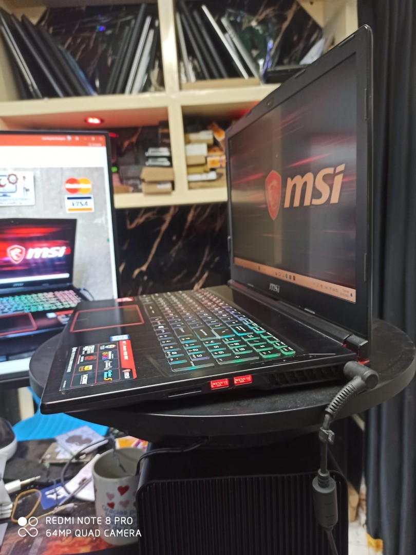 computadoras y laptops - Laptop MSI GE63 Rider RGB 8 / Procesador i7-8750h @2.20Ghz 3.5 /16gb/GTX1060 6gb 3
