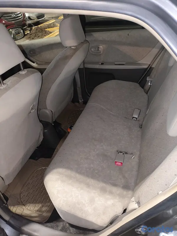 carros - Toyota Vitz 2010 7
