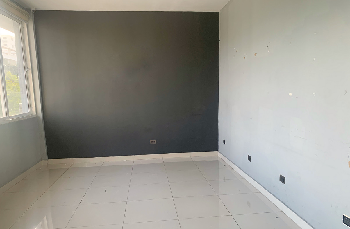 oficinas y locales comerciales - Alquilo local  40 mts 3er  piso  en mirador sur 5
