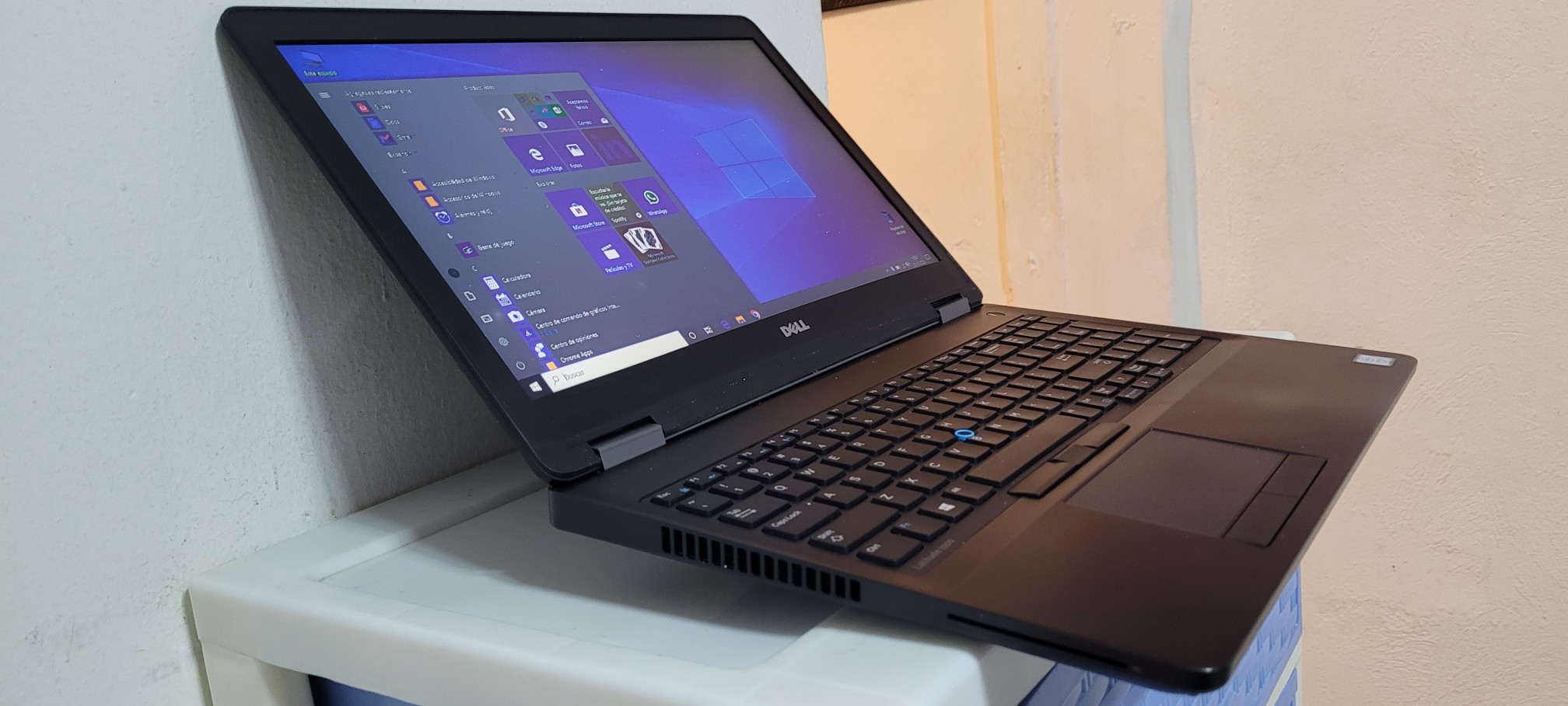 computadoras y laptops - Dell latitude 17 Pulg Core i5 6ta Gen Ram 12gb ddr4 Video 6gb 1