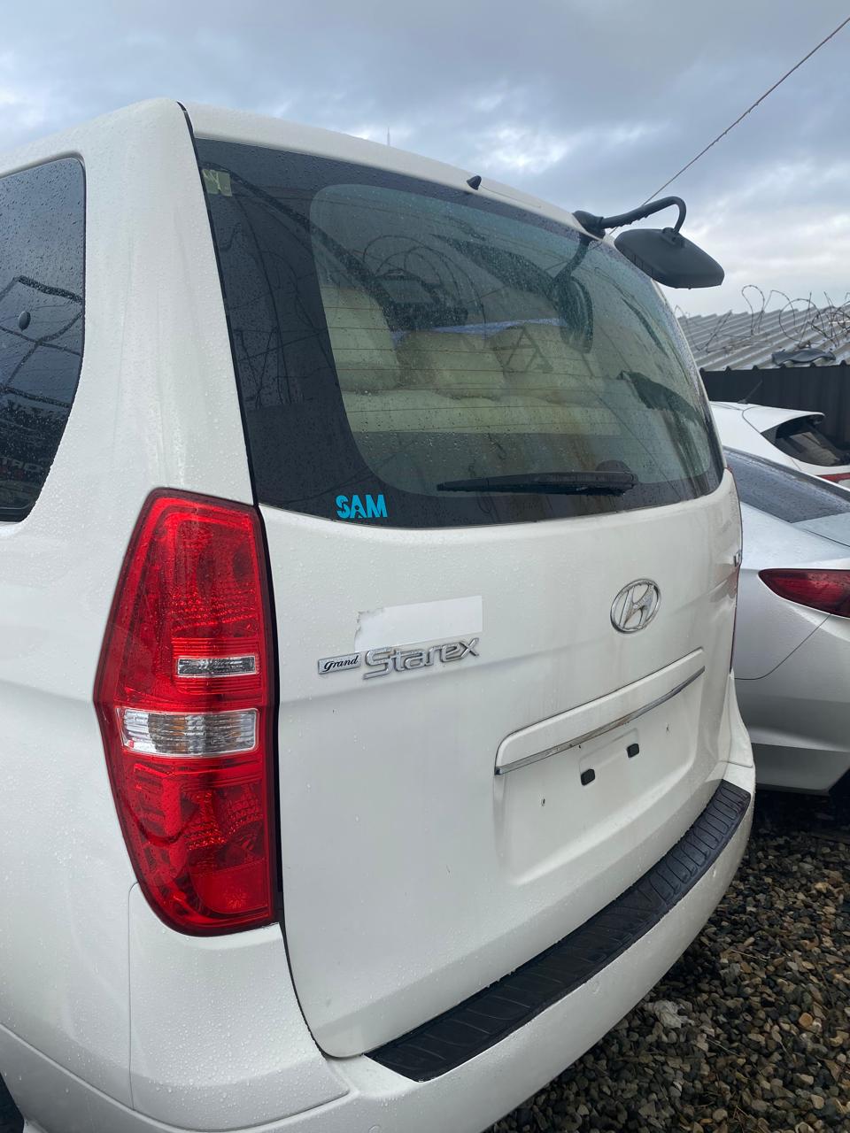 jeepetas y camionetas - HYUNDAI STAREX 2017 BLANCA DESDE: RD$ 1,220.000.00 4
