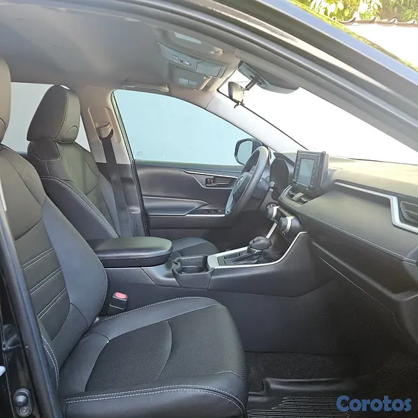 jeepetas y camionetas - Toyota rav4 2021 3